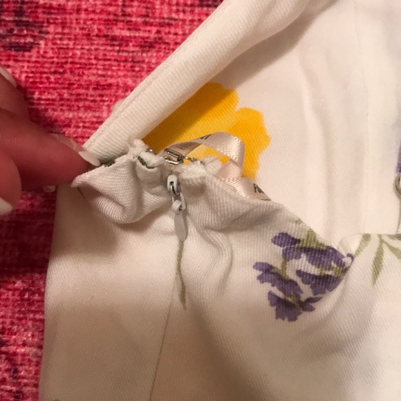 White floral print summertime dress - Picture 4 of 5